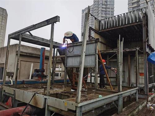 閉式冷卻塔使用中冷水機組壓力高的解決方案(閉式冷卻塔工作原理)