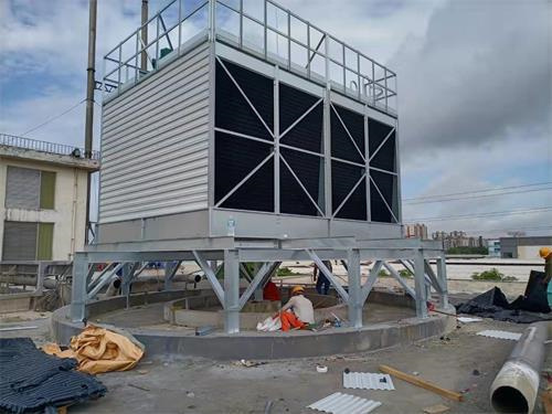 玻璃鋼冷卻塔冷卻設(shè)備在運(yùn)轉(zhuǎn)時(shí)的注意事項(xiàng),玻璃鋼冷卻塔冷卻塔