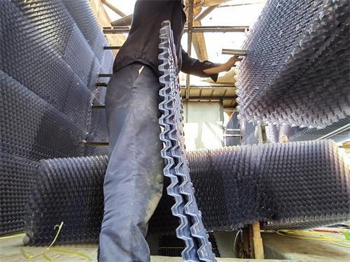 玻璃鋼冷卻塔結(jié)垢要怎樣處理(玻璃鋼冷卻塔維護(hù)方法)