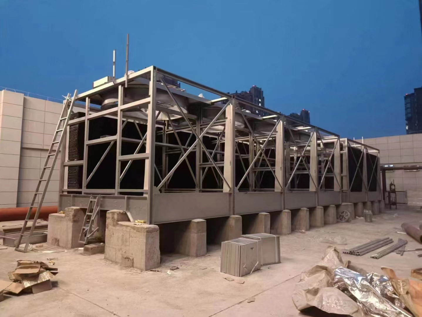 污水冷卻塔的優(yōu)勢有哪些？,污水閉式冷卻塔